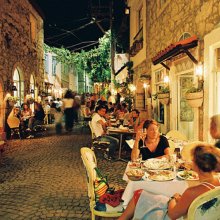 alacati-street_3337810b.jpg